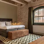 Onderwijshotel De Rooi Pannen 4*