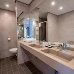 Onderwijshotel De Rooi Pannen Бреда