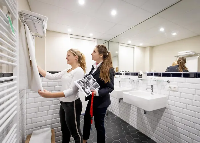 Hotel Onderwijshotel De Rooi Pannen 4*