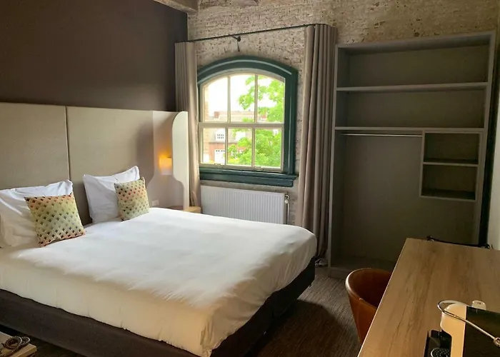 Hotel Onderwijshotel De Rooi Pannen 4*