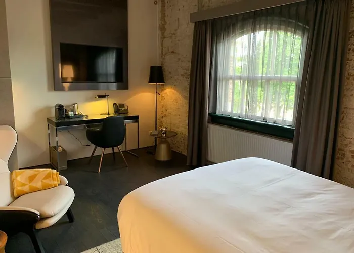 Onderwijshotel De Rooi Pannen Отель